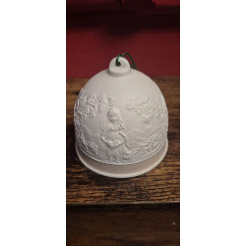 Lladro 1993 Fall Bell Ornament 17615 Campana Otoño Porcelain Matte Grape Harvest